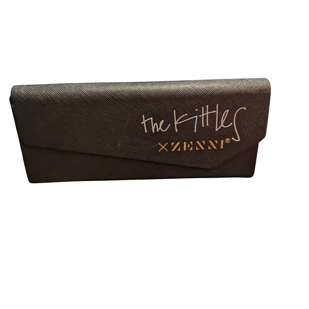 Zenni x The Kittles Black Saffiano Triangle Folding Magnetic Glasses Case